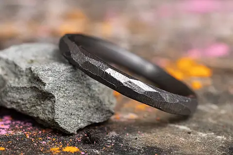 Schwarzer Verlobungsring